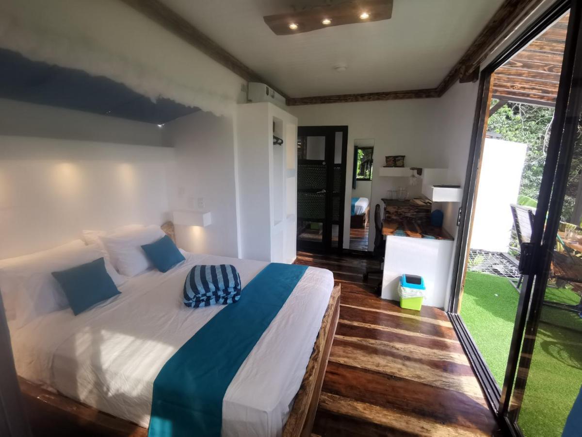 Hôtel Glamping Tomaselli à Manuel Antonio Extérieur photo